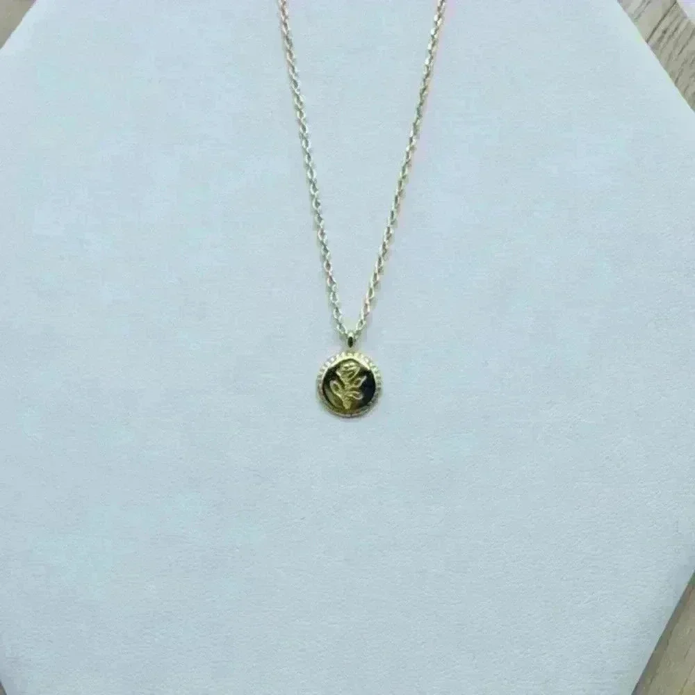 Dainty Elegant Rose Floral Round Pendant Necklace